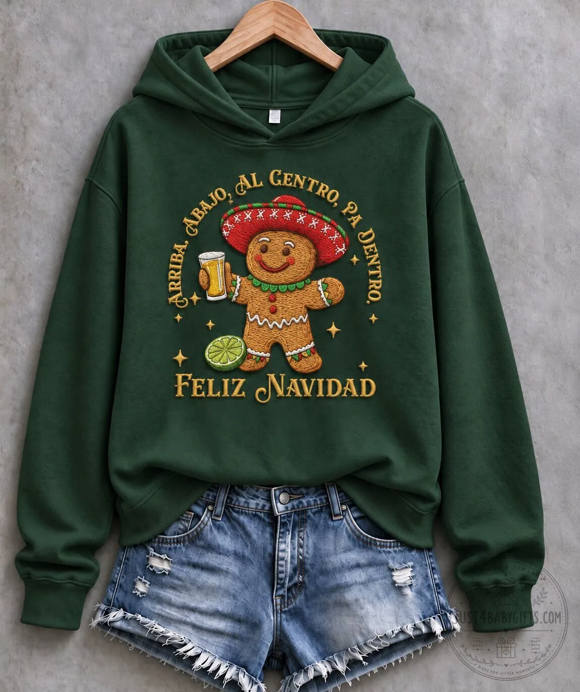 Funny Gingerbread Man Drinking Beer Feliz Navidad Christmas Holiday Hoodie